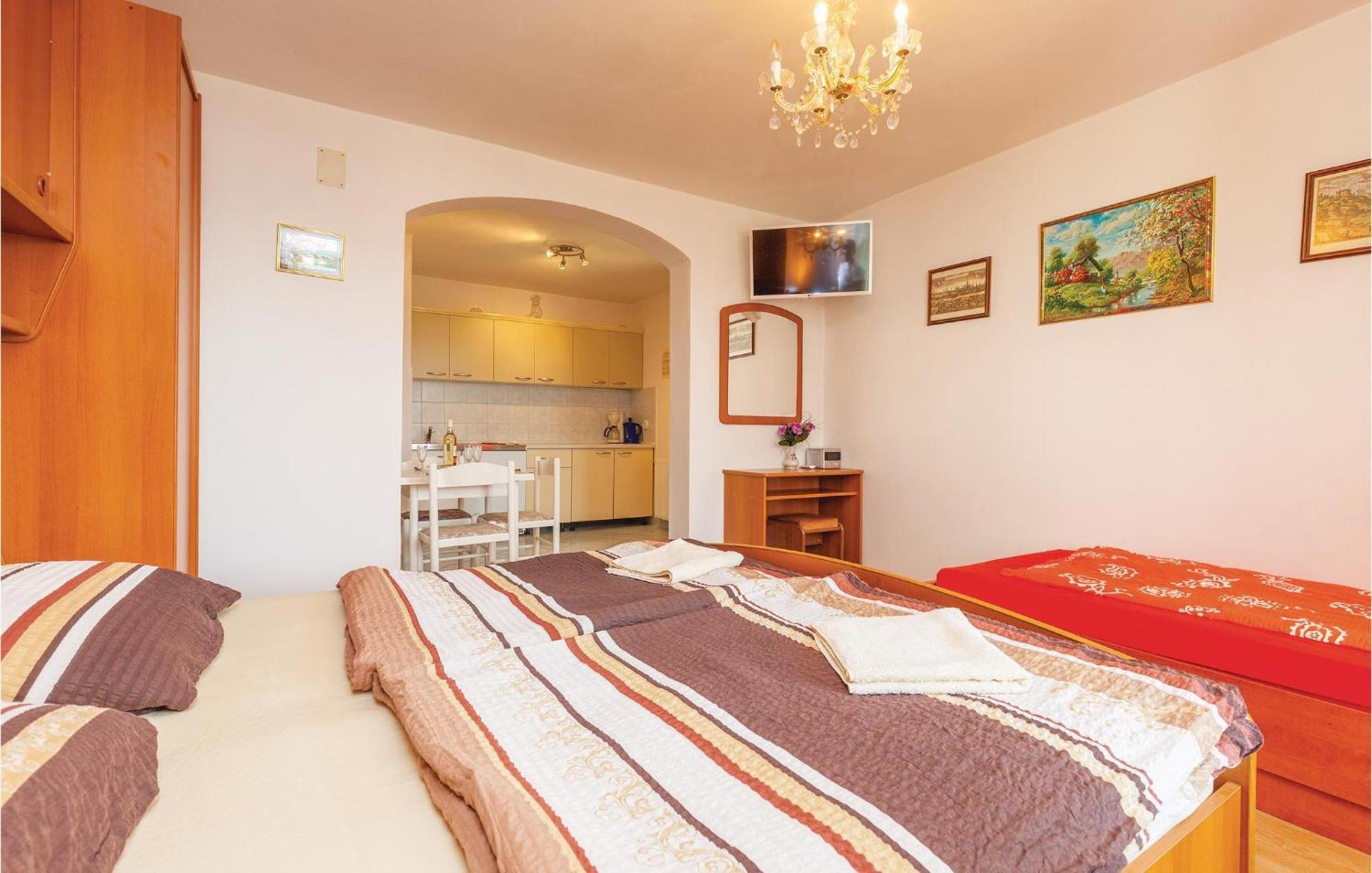 Stunning Apartment In Crikvenica With Wifi エクステリア 写真