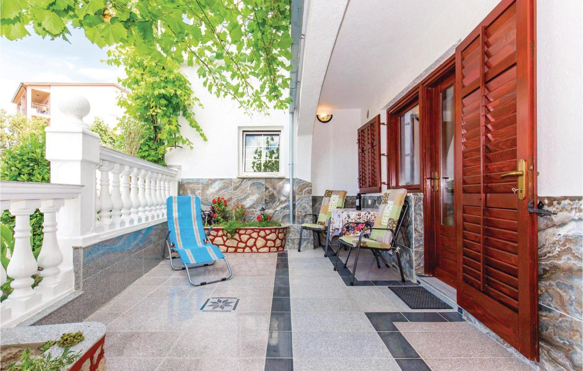 Stunning Apartment In Crikvenica With Wifi エクステリア 写真