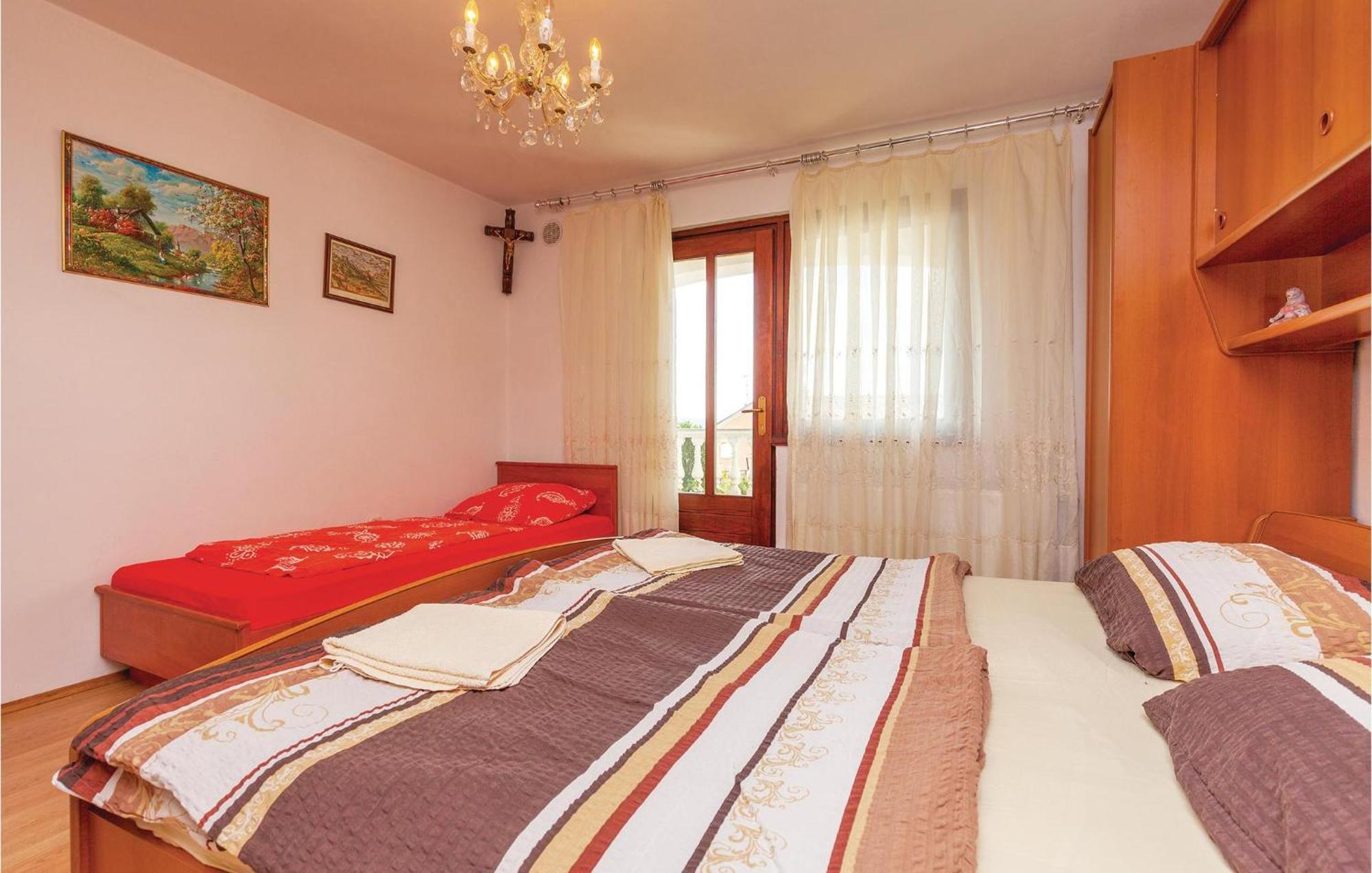 Stunning Apartment In Crikvenica With Wifi エクステリア 写真