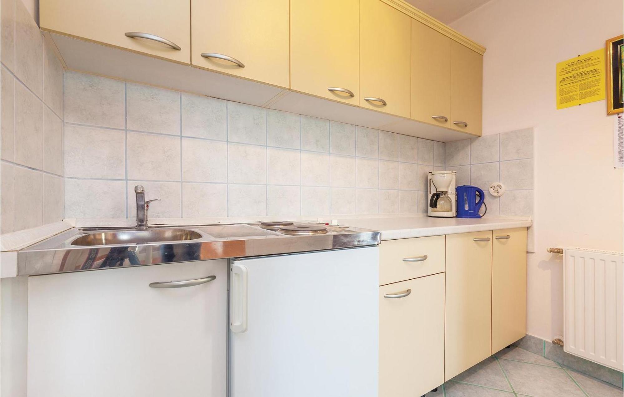 Stunning Apartment In Crikvenica With Wifi エクステリア 写真